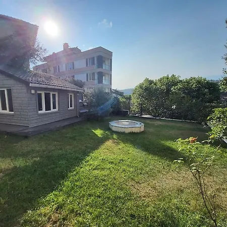 Hills Hideaway *